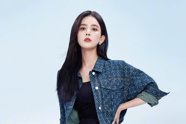 最美丽的“费翔”:27岁去世,父亲因公殉职,哥哥去世,肖剑为她扫墓23年