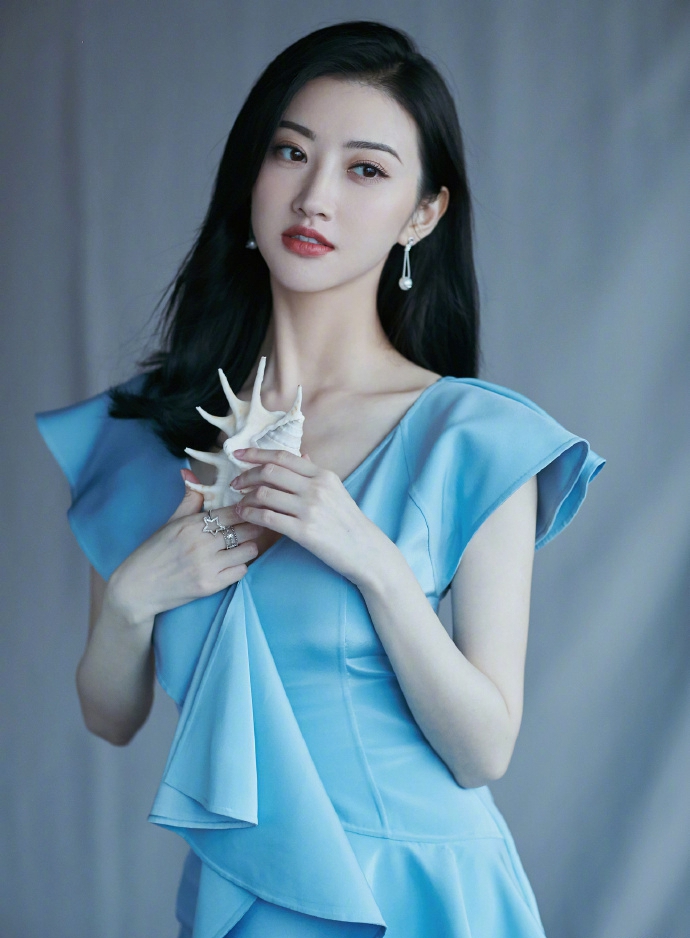 明星有多累?杜海涛在车里睡得比在家里还香,、赵、刘亦菲也是如此