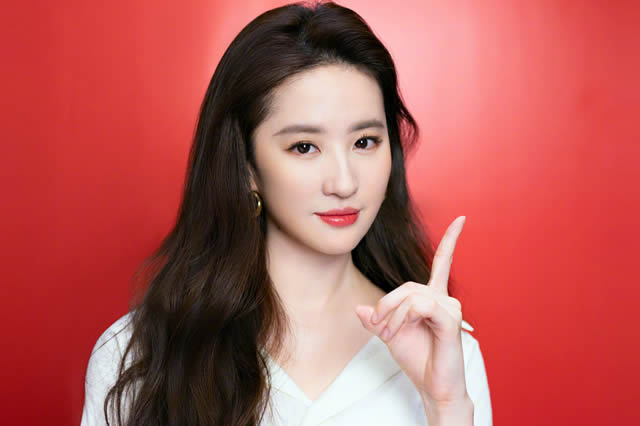 法国外交官爱上了中国,他们有了一个儿子