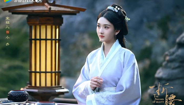 韩国经典,丧尸片《釜山行》 电影《釜山行》是一部丧尸灾难片影片中,因某生物公司发生泄露,不明成因的扩散性病毒开始在城市蔓延 。证券公司基金管理人石宇因工作忙,未