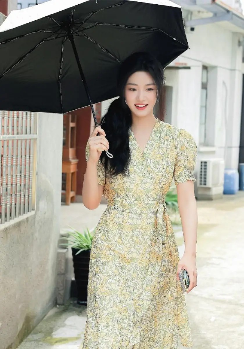 演员王姬:如今已当外婆,女婿是当红小生,亲家曾是央视主持人