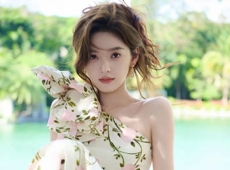 恭喜!香港知名星二代大婚,戴各种金器风光出嫁,去年宣布生女