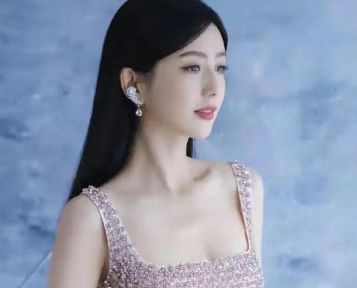 孙艺珍公开儿子照片,甜蜜家庭氛围引全民羡慕