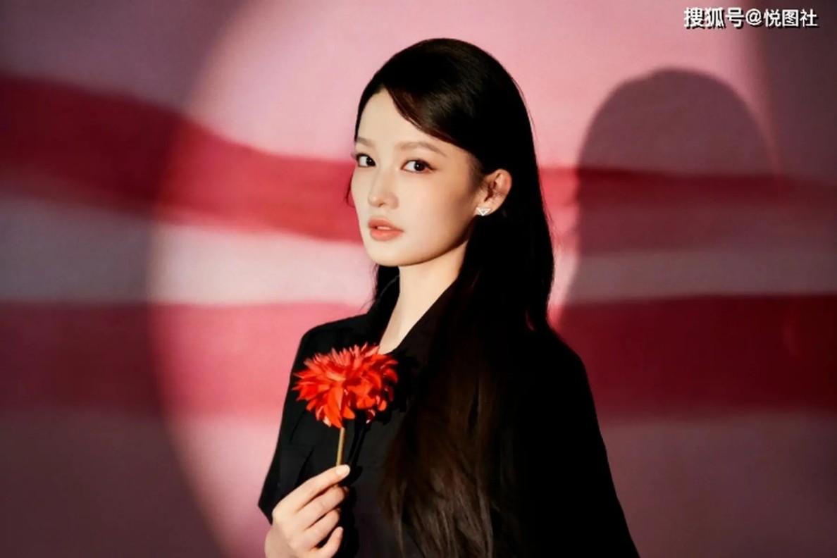 确诊“恋爱脑”的当代年轻人，正批量涌入直播间“找骂”