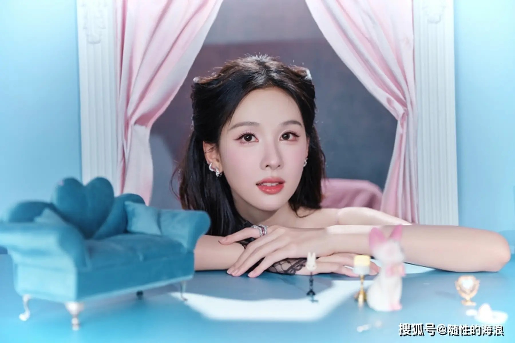 43岁袁成杰近况曝光！娶美女陈芊芊儿女双全，如今婚姻幸福成宠妻狂魔